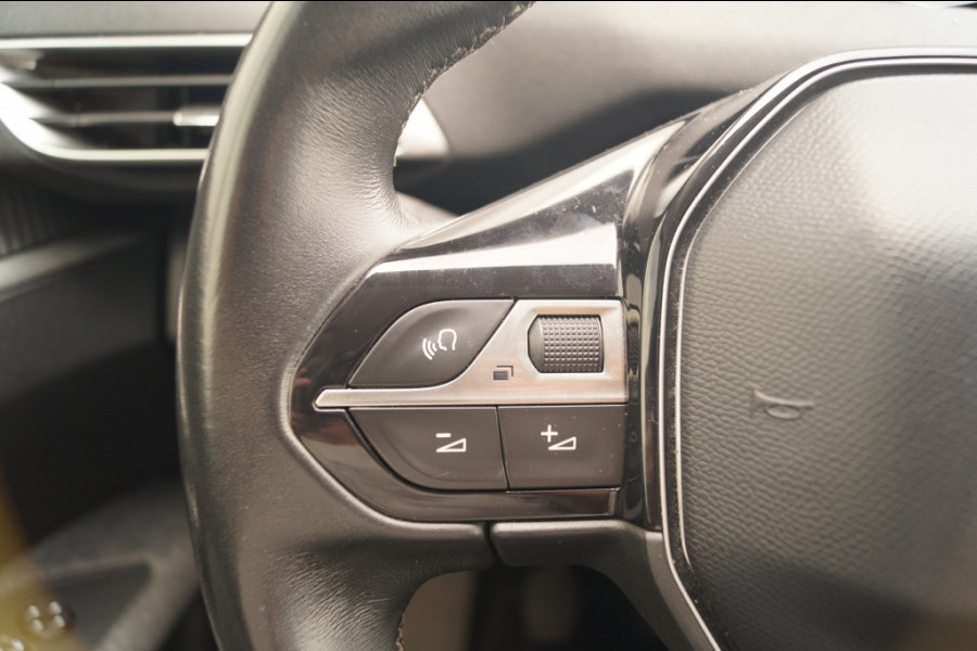 Peugeot 3008 1.5 BlueHDi 130pk Executive -NAVI-ECC-PDC-