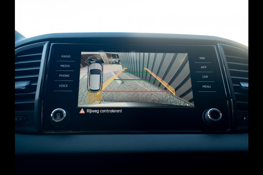 Škoda Karoq 1.5 TSI ACT Sportline Business | Trekhaak wegkl. | Elk. A-klep | Camera | Prijs Rijklaar!!