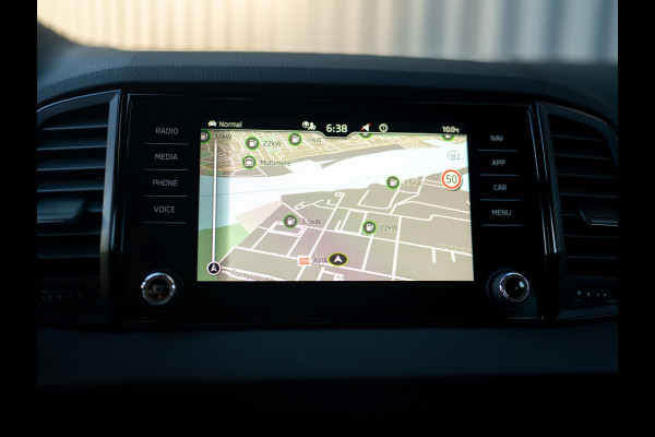 Škoda Karoq 1.5 TSI ACT Sportline Business | Trekhaak wegkl. | Elk. A-klep | Camera | Prijs Rijklaar!!