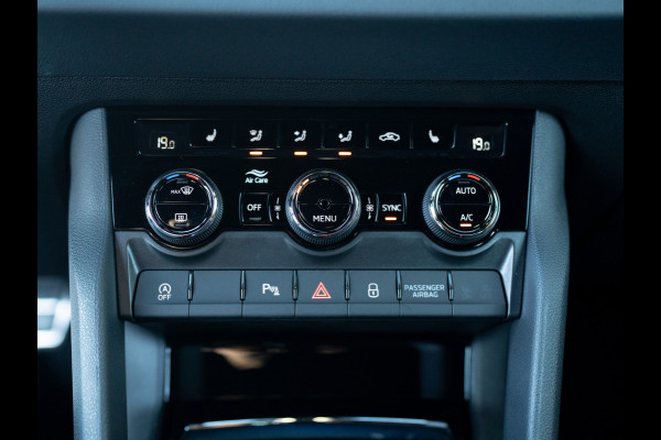 Škoda Karoq 1.5 TSI ACT Sportline Business | Trekhaak wegkl. | Elk. A-klep | Camera | Prijs Rijklaar!!
