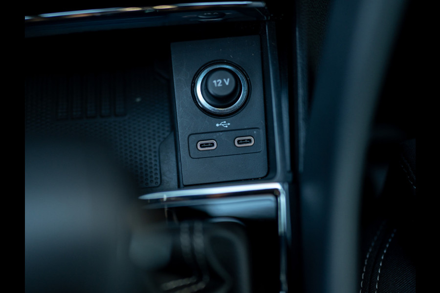 Škoda Karoq 1.5 TSI ACT Sportline Business | Trekhaak wegkl. | Elk. A-klep | Camera | Prijs Rijklaar!!
