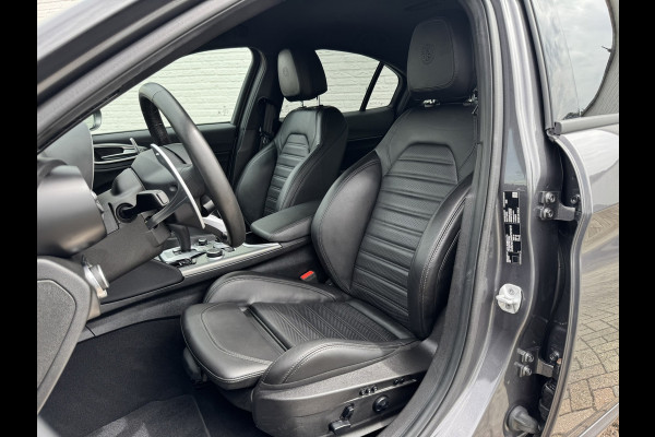 Alfa Romeo Giulia 2.0T Sprint Leder elektrisch+verwarmd Stuurverw Camera Carplay