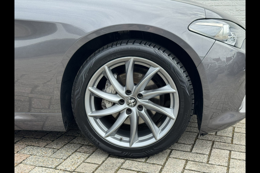 Alfa Romeo Giulia 2.0T Sprint Leder elektrisch+verwarmd Stuurverw Camera Carplay