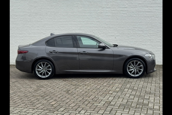 Alfa Romeo Giulia 2.0T Sprint Leder elektrisch+verwarmd Stuurverw Camera Carplay