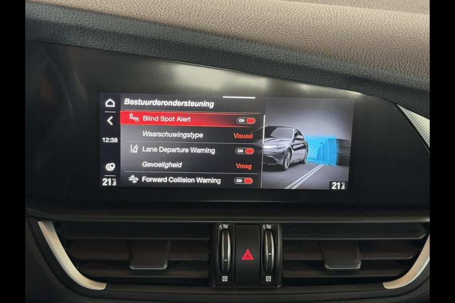 Alfa Romeo Giulia 2.0T Sprint Leder elektrisch+verwarmd Stuurverw Camera Carplay