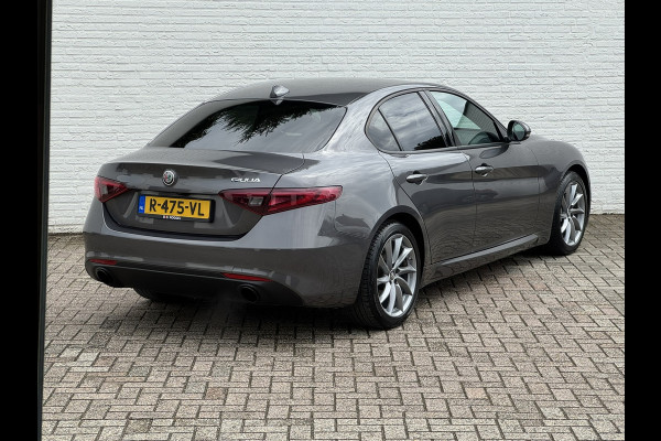 Alfa Romeo Giulia 2.0T Sprint Leder elektrisch+verwarmd Stuurverw Camera Carplay