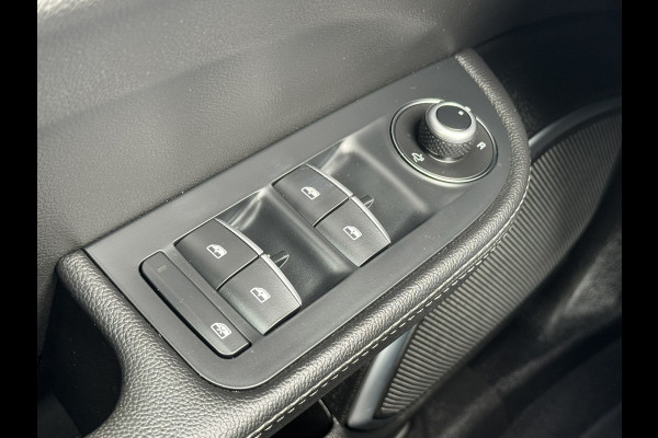 Alfa Romeo Giulia 2.0T Sprint Leder elektrisch+verwarmd Stuurverw Camera Carplay