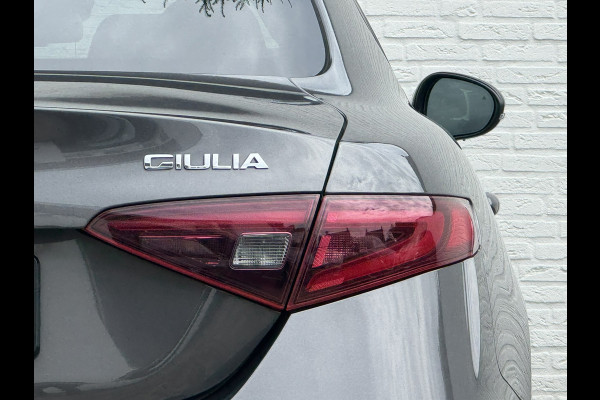 Alfa Romeo Giulia 2.0T Sprint Leder elektrisch+verwarmd Stuurverw Camera Carplay