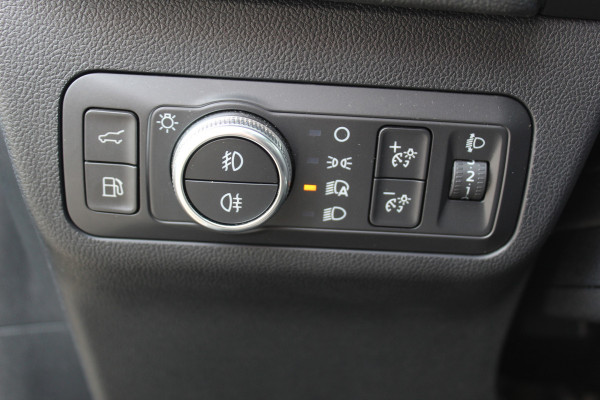 Ford Kuga 2.5 PHEV ST-Line X , 225pk , 1500kg Trekgewicht Naviagtie , Trekhaak , BenO audiosysteem , Camera Cruise control , Stoel en Voorruitverwarming
