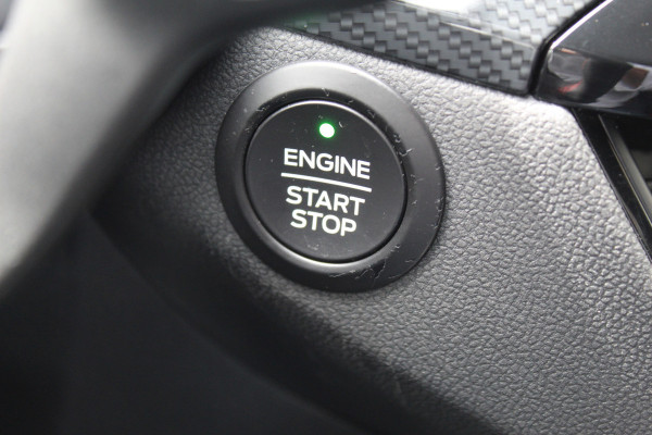 Ford Kuga 2.5 PHEV ST-Line X , 225pk , 1500kg Trekgewicht Naviagtie , Trekhaak , BenO audiosysteem , Camera Cruise control , Stoel en Voorruitverwarming
