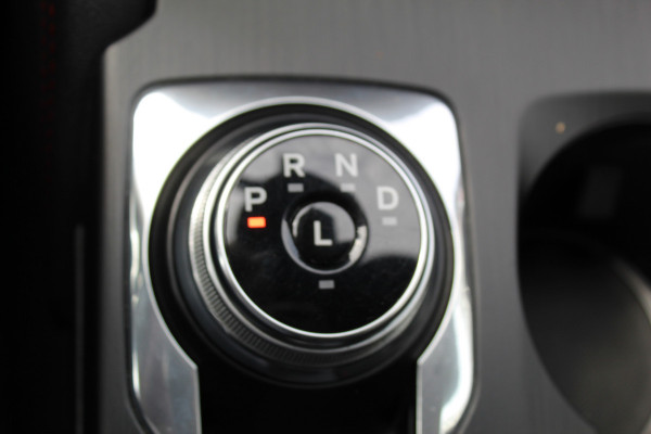 Ford Kuga 2.5 PHEV ST-Line X , 225pk , 1500kg Trekgewicht Naviagtie , Trekhaak , BenO audiosysteem , Camera Cruise control , Stoel en Voorruitverwarming