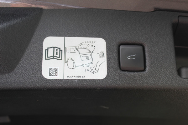 Ford Kuga 2.5 PHEV ST-Line X , 225pk , 1500kg Trekgewicht Naviagtie , Trekhaak , BenO audiosysteem , Camera Cruise control , Stoel en Voorruitverwarming