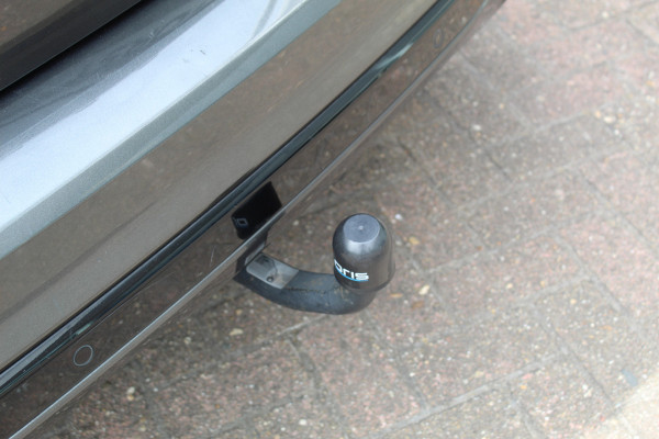Ford Kuga 2.5 PHEV ST-Line X , 225pk , 1500kg Trekgewicht Naviagtie , Trekhaak , BenO audiosysteem , Camera Cruise control , Stoel en Voorruitverwarming