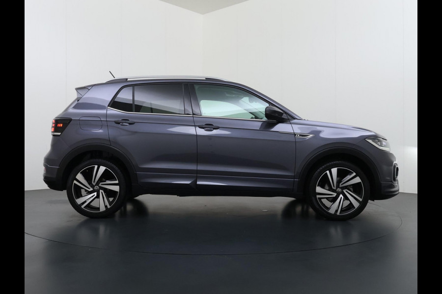 Volkswagen T-Cross 1.0 TSI R-Line AUTOMAAT | CAMERA | FULL LED | KEYLESS START & GO | ADAPTIEVE CRUISE CONTROL | DIGITAL DASHBOARD | DODEHOEKDETECTIE | DIRECT LEVERBAAR MET 12 MND BOVAG GARANTIE |