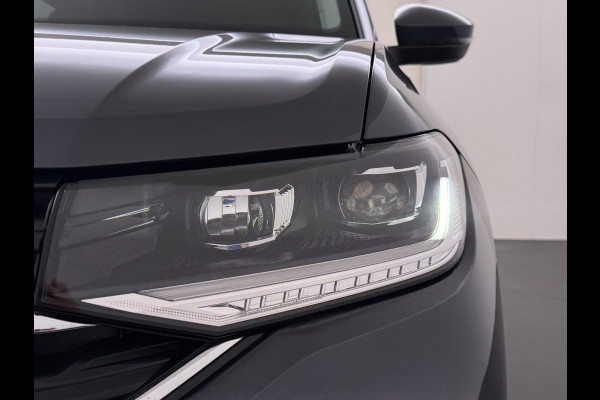 Volkswagen T-Cross 1.0 TSI R-Line AUTOMAAT | CAMERA | FULL LED | KEYLESS START & GO | ADAPTIEVE CRUISE CONTROL | DIGITAL DASHBOARD | DODEHOEKDETECTIE | DIRECT LEVERBAAR MET 12 MND BOVAG GARANTIE |