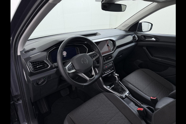 Volkswagen T-Cross 1.0 TSI R-Line AUTOMAAT | CAMERA | FULL LED | KEYLESS START & GO | ADAPTIEVE CRUISE CONTROL | DIGITAL DASHBOARD | DODEHOEKDETECTIE | DIRECT LEVERBAAR MET 12 MND BOVAG GARANTIE |