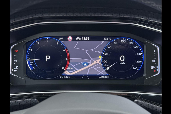 Volkswagen T-Cross 1.0 TSI R-Line AUTOMAAT | CAMERA | FULL LED | KEYLESS START & GO | ADAPTIEVE CRUISE CONTROL | DIGITAL DASHBOARD | DODEHOEKDETECTIE | DIRECT LEVERBAAR MET 12 MND BOVAG GARANTIE |