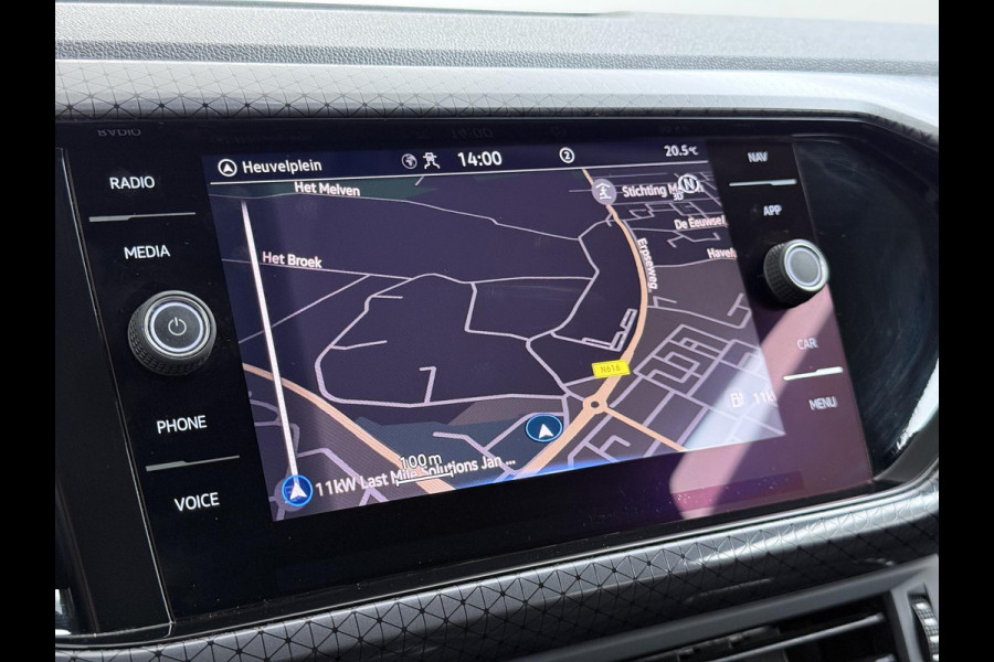 Volkswagen T-Cross 1.0 TSI R-Line AUTOMAAT | CAMERA | FULL LED | KEYLESS START & GO | ADAPTIEVE CRUISE CONTROL | DIGITAL DASHBOARD | DODEHOEKDETECTIE | DIRECT LEVERBAAR MET 12 MND BOVAG GARANTIE |