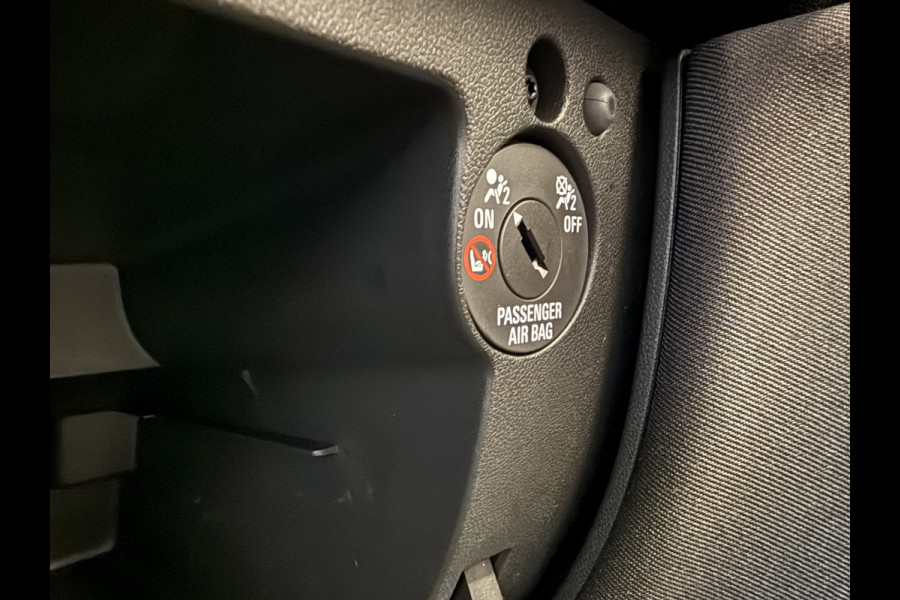 Opel Corsa 1.4 Edition 90PK NAVIGATIE-AIRCO-LMV-PDC-CRUISE CONTROL