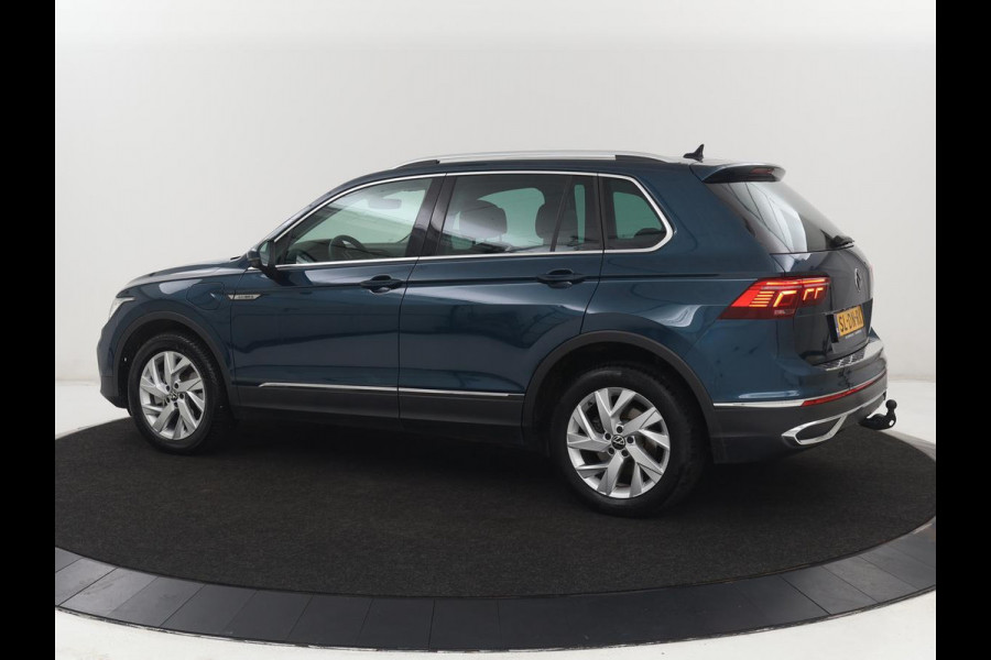 Volkswagen Tiguan 1.4 TSI eHybrid Elegance Exclusive | SOH 88% | Panoramadak | Leder | Stoelverwarming | 360 Camera | Virtual Cockpit | Adaptive cruise | Carplay | Sfeerverlichting | Navigatie | Matrix LED | PHEV | Plug In