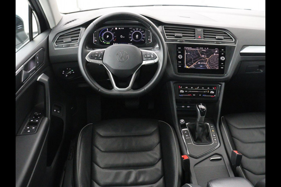 Volkswagen Tiguan 1.4 TSI eHybrid Elegance Exclusive | SOH 88% | Panoramadak | Leder | Stoelverwarming | 360 Camera | Virtual Cockpit | Adaptive cruise | Carplay | Sfeerverlichting | Navigatie | Matrix LED | PHEV | Plug In