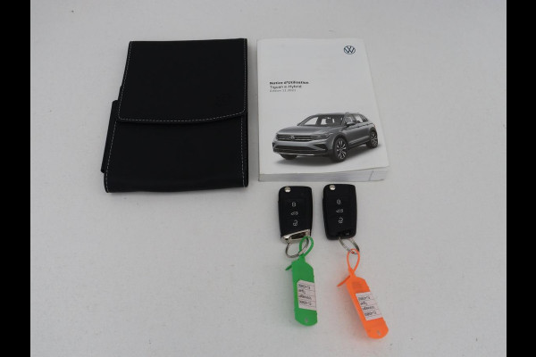 Volkswagen Tiguan 1.4 TSI eHybrid Elegance Exclusive | SOH 88% | Panoramadak | Leder | Stoelverwarming | 360 Camera | Virtual Cockpit | Adaptive cruise | Carplay | Sfeerverlichting | Navigatie | Matrix LED | PHEV | Plug In
