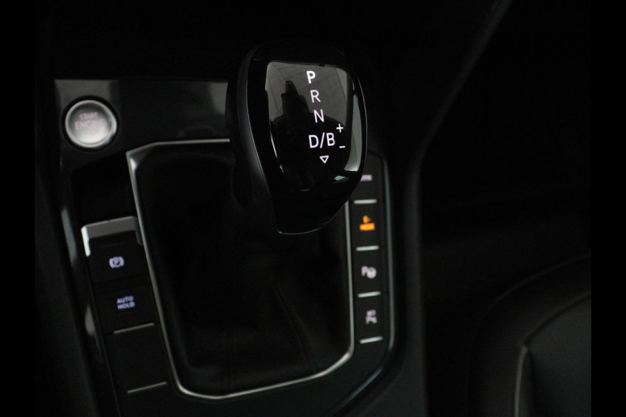 Volkswagen Tiguan 1.4 TSI eHybrid Elegance Exclusive | SOH 88% | Panoramadak | Leder | Stoelverwarming | 360 Camera | Virtual Cockpit | Adaptive cruise | Carplay | Sfeerverlichting | Navigatie | Matrix LED | PHEV | Plug In