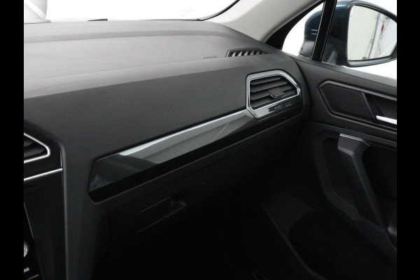 Volkswagen Tiguan 1.4 TSI eHybrid Elegance Exclusive | SOH 88% | Panoramadak | Leder | Stoelverwarming | 360 Camera | Virtual Cockpit | Adaptive cruise | Carplay | Sfeerverlichting | Navigatie | Matrix LED | PHEV | Plug In