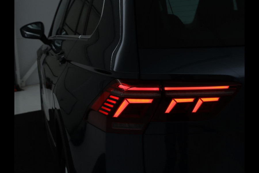 Volkswagen Tiguan 1.4 TSI eHybrid Elegance Exclusive | SOH 88% | Panoramadak | Leder | Stoelverwarming | 360 Camera | Virtual Cockpit | Adaptive cruise | Carplay | Sfeerverlichting | Navigatie | Matrix LED | PHEV | Plug In