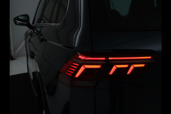 Volkswagen Tiguan 1.4 TSI eHybrid Elegance Exclusive | SOH 88% | Panoramadak | Leder | Stoelverwarming | 360 Camera | Virtual Cockpit | Adaptive cruise | Carplay | Sfeerverlichting | Navigatie | Matrix LED | PHEV | Plug In