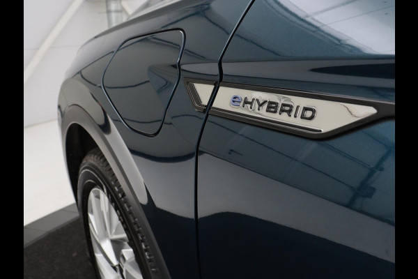 Volkswagen Tiguan 1.4 TSI eHybrid Elegance Exclusive | SOH 88% | Panoramadak | Leder | Stoelverwarming | 360 Camera | Virtual Cockpit | Adaptive cruise | Carplay | Sfeerverlichting | Navigatie | Matrix LED | PHEV | Plug In
