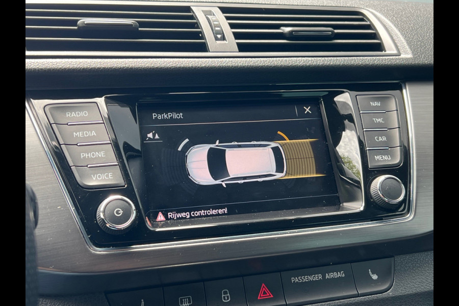 Škoda Fabia Combi BWJ 2021 | 1.0TSI 96PK Sport Business AUTOMAAT | SPORTSTOELEN | CLIMA | NAVI | PDC 2X | CRUISE | CARPLAY | PRIVACY GLASS |