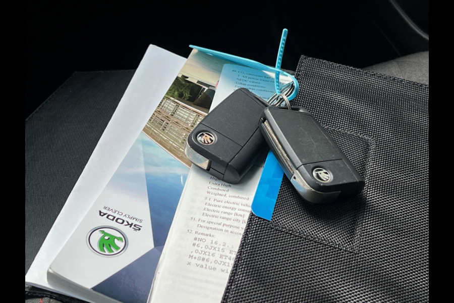 Škoda Fabia Combi BWJ 2021 | 1.0TSI 96PK Sport Business AUTOMAAT | SPORTSTOELEN | CLIMA | NAVI | PDC 2X | CRUISE | CARPLAY | PRIVACY GLASS |
