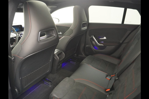Mercedes-Benz CLA-Klasse Shooting Brake 200 AMG 164pk // Panoramadak // Sfeerverlichting // Privacy Glas // 19" Velgen // Carplay // Augmented Reality