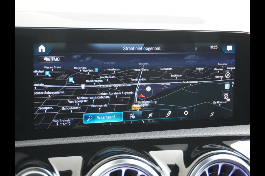Mercedes-Benz CLA-Klasse Shooting Brake 200 AMG 164pk // Panoramadak // Sfeerverlichting // Privacy Glas // 19" Velgen // Carplay // Augmented Reality