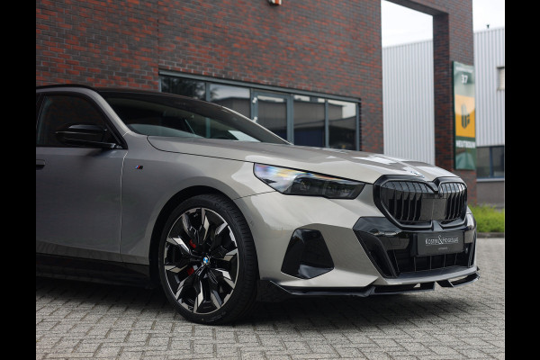 BMW 5 Serie Touring 550e xDrive | M Performance - Trekhaak - Bowers & Wilkins