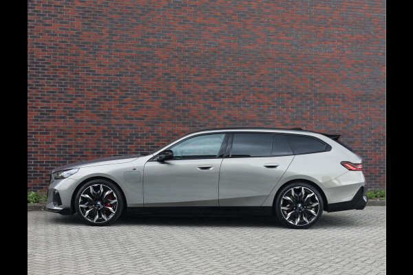 BMW 5 Serie Touring 550e xDrive | M Performance - Trekhaak - Bowers & Wilkins