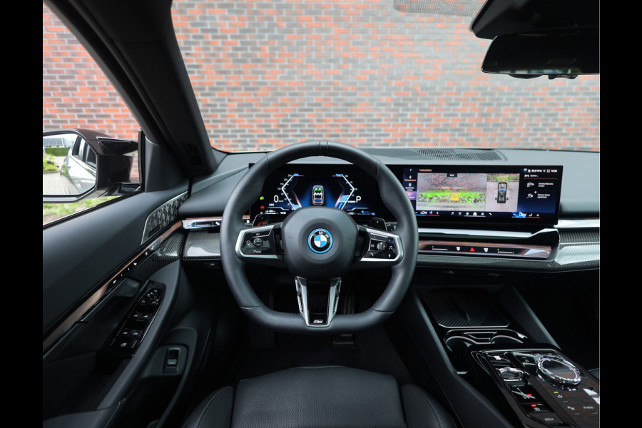 BMW 5 Serie Touring 550e xDrive | M Performance - Trekhaak - Bowers & Wilkins