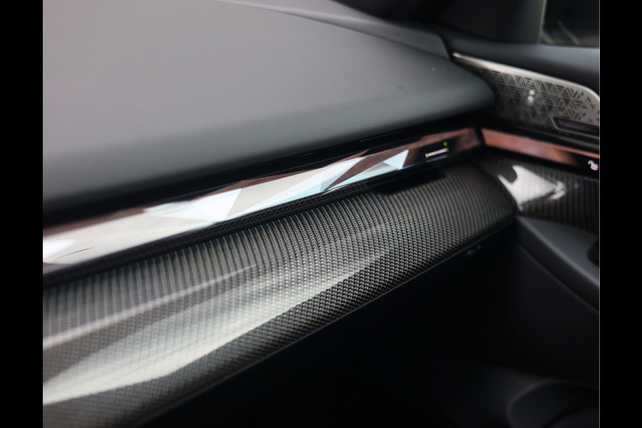 BMW 5 Serie Touring 550e xDrive | M Performance - Trekhaak - Bowers & Wilkins