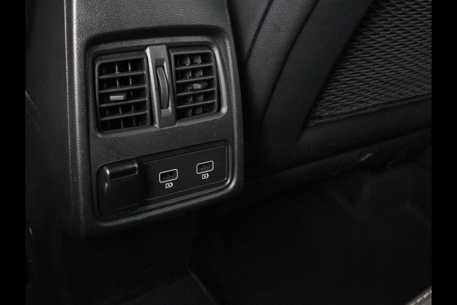 Renault Captur 1.0 TCe 90 Intens | Trekhaak | Carplay | Navigatie | Half leder | Keyless | Climate control | Parkeerhulp | Cruise control | Bluetooth | DAB | Getint glas
