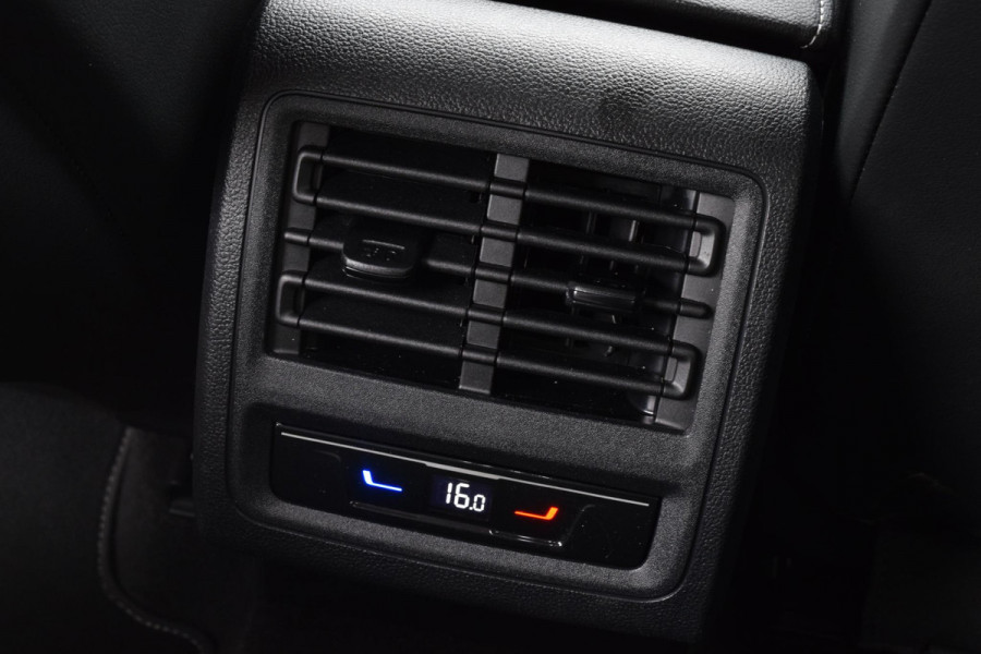 Volkswagen Golf 1.5 eTSI Goal|ACC|Sfeer|Carplay|Stuur+stoelvw.