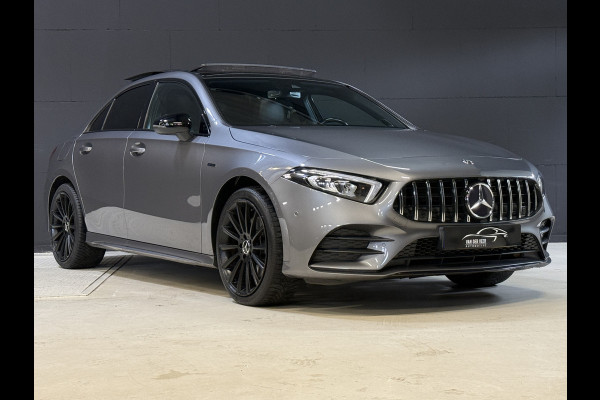 Mercedes-Benz A-Klasse 250 e Premium AMG | Panoramadak | Sfeerverlichting | Camera
