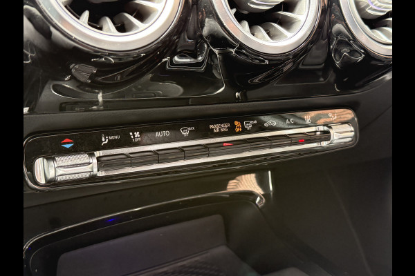 Mercedes-Benz A-Klasse 250 e Premium AMG | Panoramadak | Sfeerverlichting | Camera