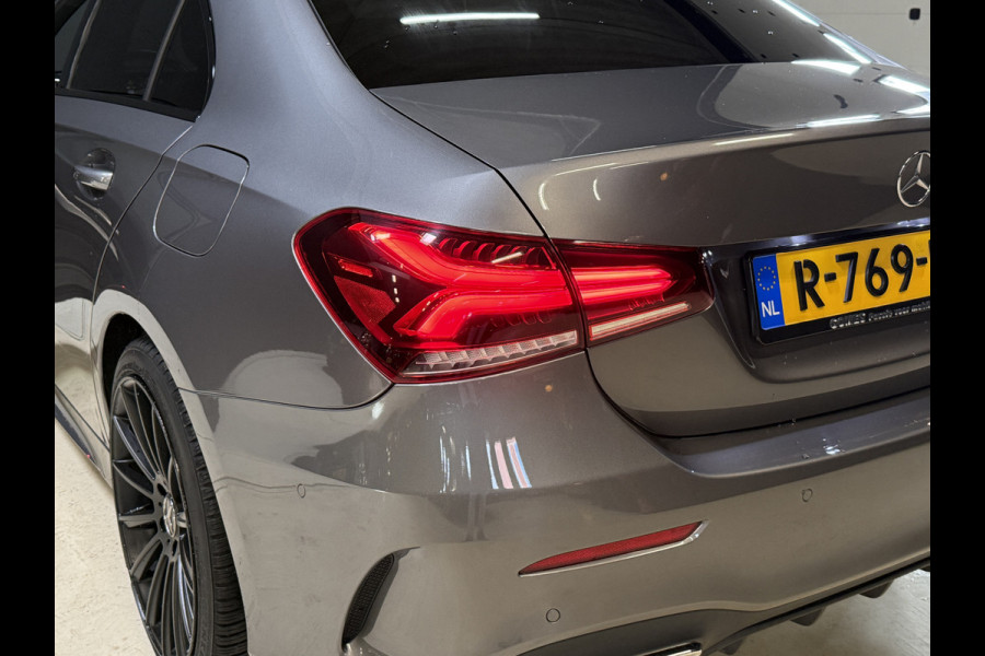 Mercedes-Benz A-Klasse 250 e Premium AMG | Panoramadak | Sfeerverlichting | Camera