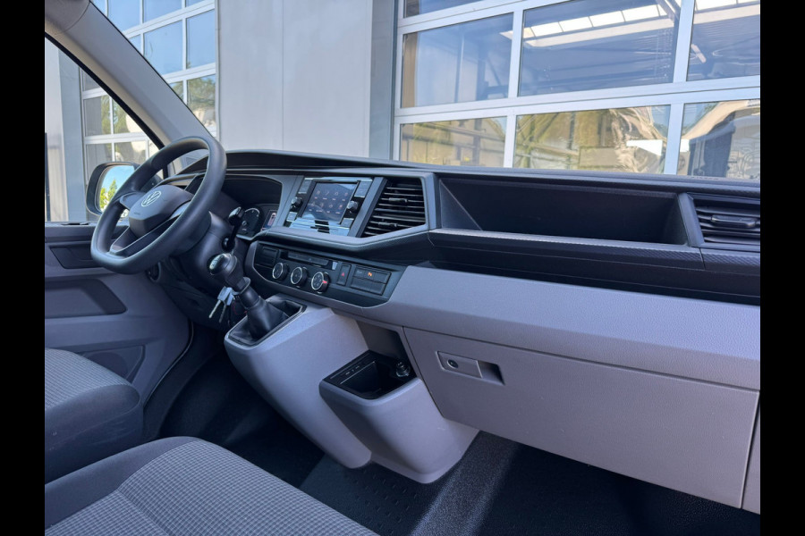 Volkswagen Transporter 2.0 TDI L1H1 28 > Trekhaak/P. sensoren v+a/Carplay