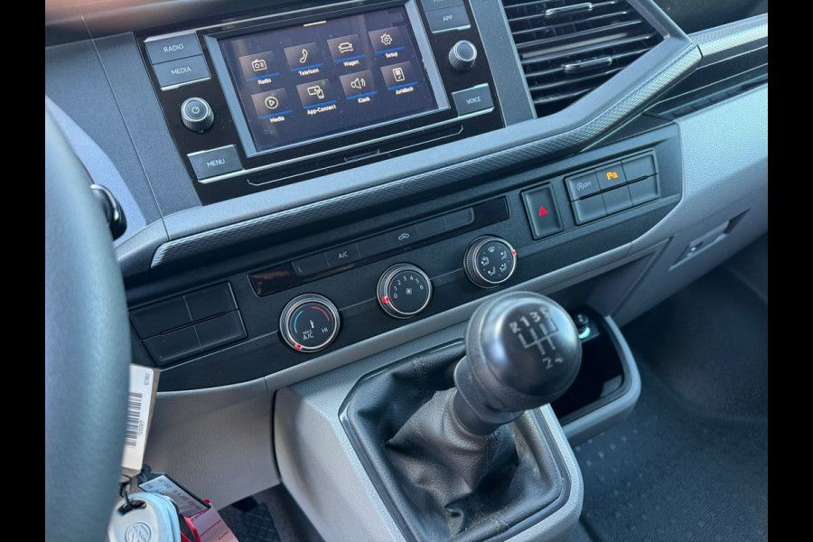 Volkswagen Transporter 2.0 TDI L1H1 28 > Trekhaak/P. sensoren v+a/Carplay
