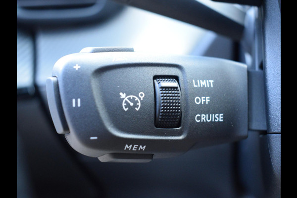 Peugeot 2008 1.2 Hybrid 145 Allure | Tot 8 jaar garantie | NAVI & ACCES PACK | VISION & DRIVE ASSIST PLUS PACK | 8 JAAR PEUGEOT CARE GARANTIE