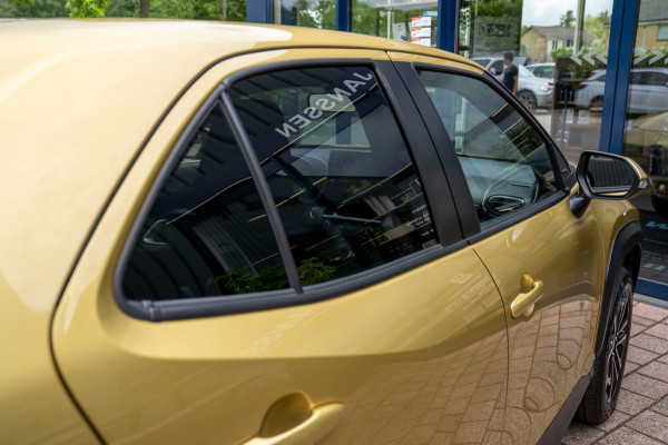 Toyota Yaris Cross 1.5 Hybrid Active|Prijs rijklaar incl 12 mnd garantie|Camera Carplay Stoel,-stuurverw. Privacy glass 17"Lmv