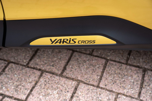 Toyota Yaris Cross 1.5 Hybrid Active|Prijs rijklaar incl 12 mnd garantie|Camera Carplay Stoel,-stuurverw. Privacy glass 17"Lmv