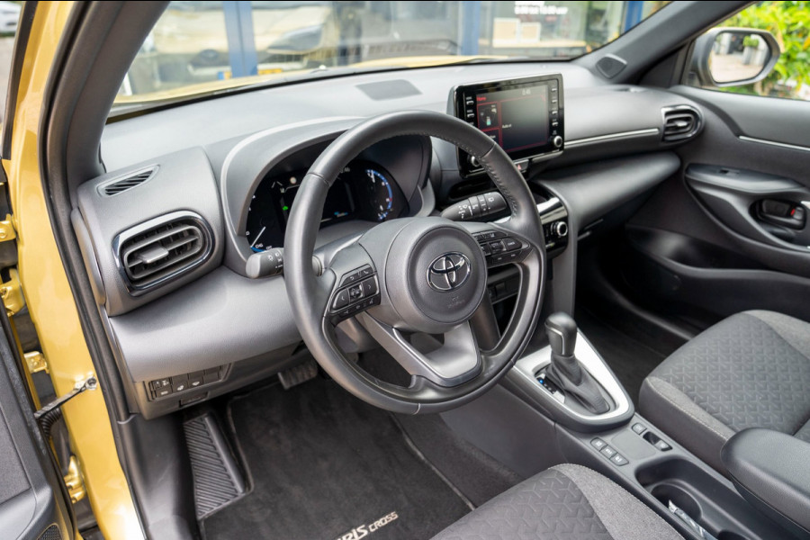 Toyota Yaris Cross 1.5 Hybrid Active|Prijs rijklaar incl 12 mnd garantie|Camera Carplay Stoel,-stuurverw. Privacy glass 17"Lmv